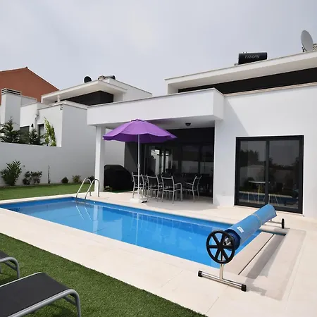 Nyaraló Nazare For Surfing Famalicão